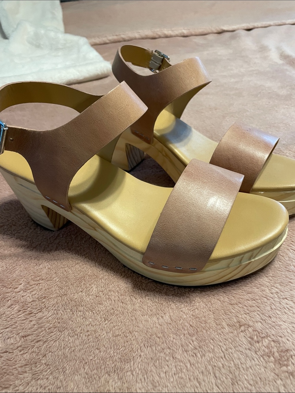 Nisolo All Day Clog 

Women’s Tan Platform Sandal with Wood-Effect Heel